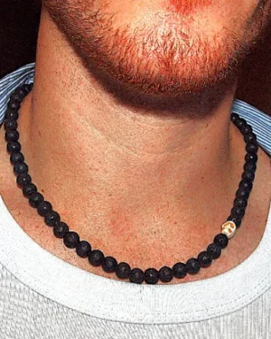 Collar de piedra volcánica para hombre con calavera de howlita blanca